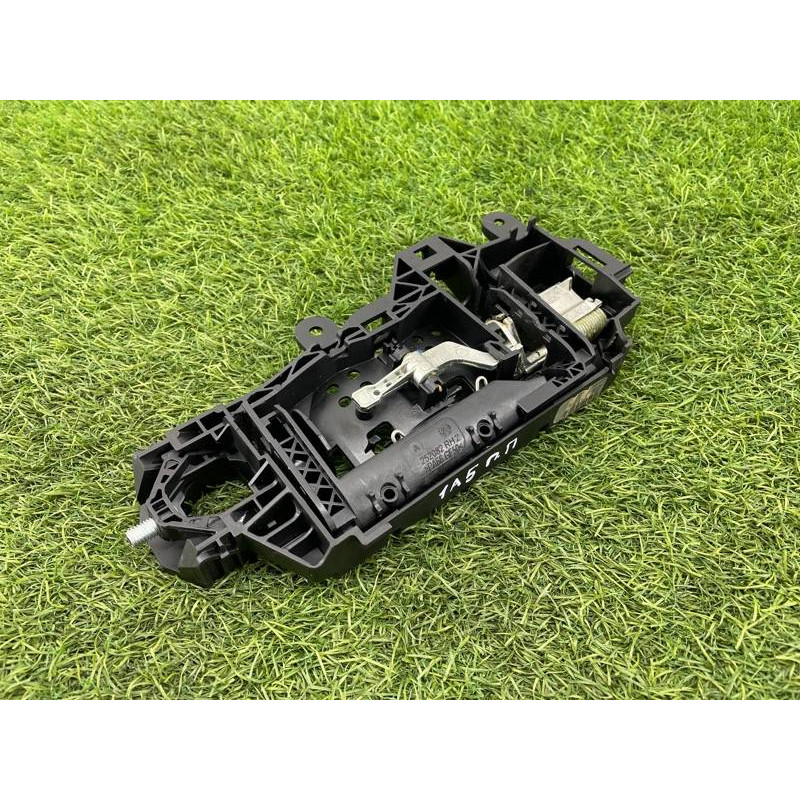 Кронштейн ручки дверей (кузов і елементи) Audi A5 F5 2019 2.0 TFSI 8W0837812A