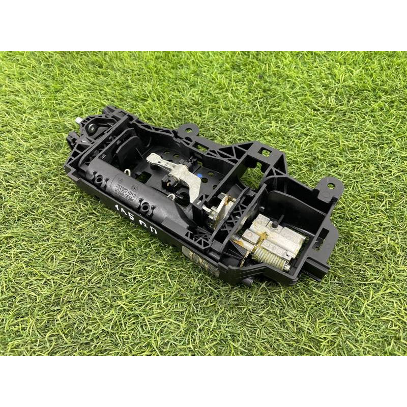 Кронштейн ручки дверей (кузов і елементи) Audi A5 F5 2019 2.0 TFSI 8W0837812A