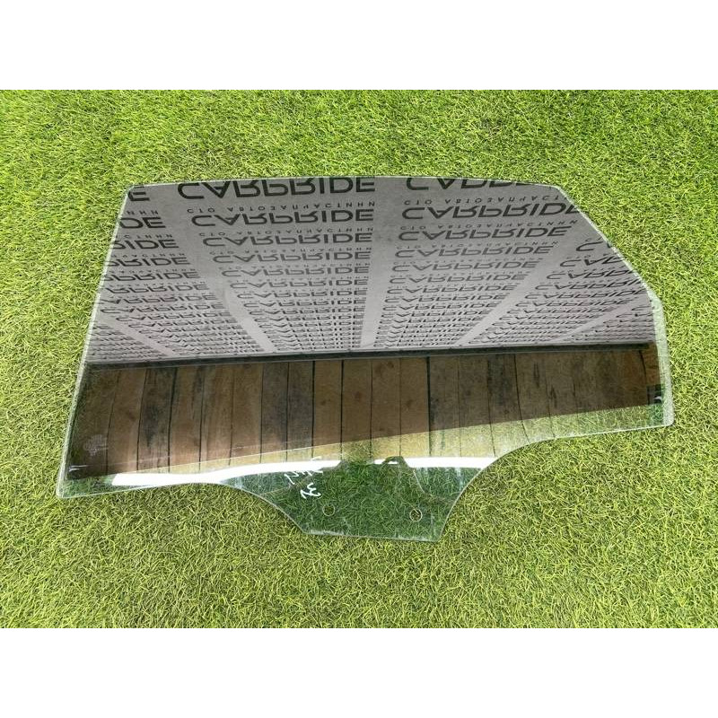 Стекло (кузов и элементы) AUDI A4 B9 2017 2.0L 8W5845205