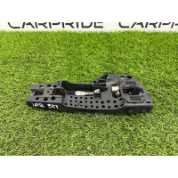 Кронштейн ручки двери