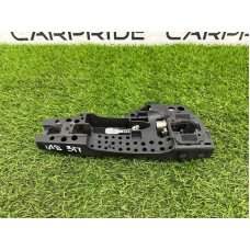 Кронштейн ручки двери