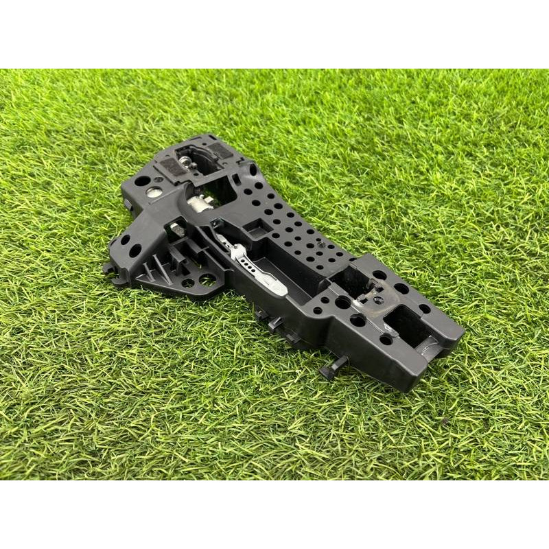 Кронштейн ручки двери (кузов и элементы) AUDI A8 D4 2011 4,2 4h0837886