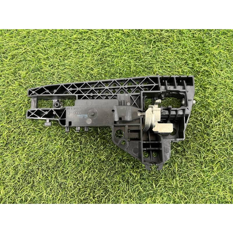 Кронштейн ручки двери (кузов и элементы) AUDI A8 D4 2011 4,2 4h0837886