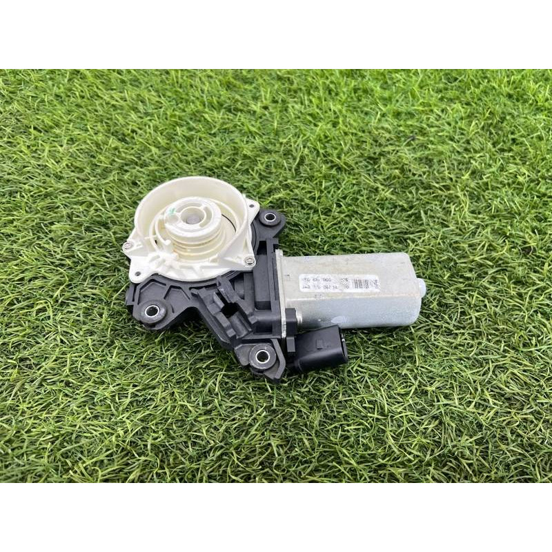 Мотор замка двери (электрика) AUDI A8 D4 2011 4,2 4F0837060