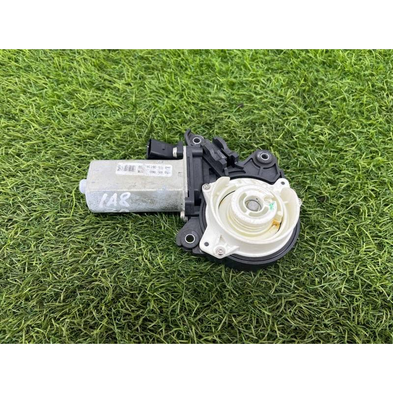 Мотор замка двери (электрика) AUDI A8 D4 2011 4,2 4F0837060