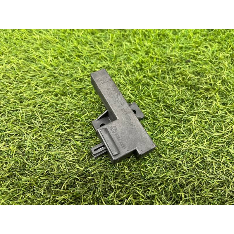 Антенна бесключевого доступа (электрика) AUDI A8 D4 2011 4,2 8K0907247