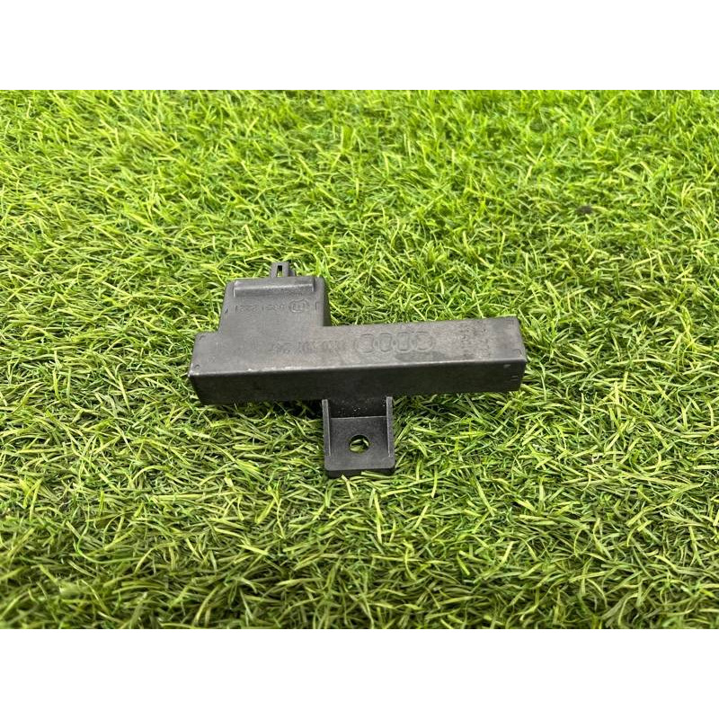 Антенна бесключевого доступа (электрика) AUDI A8 D4 2011 4,2 8K0907247