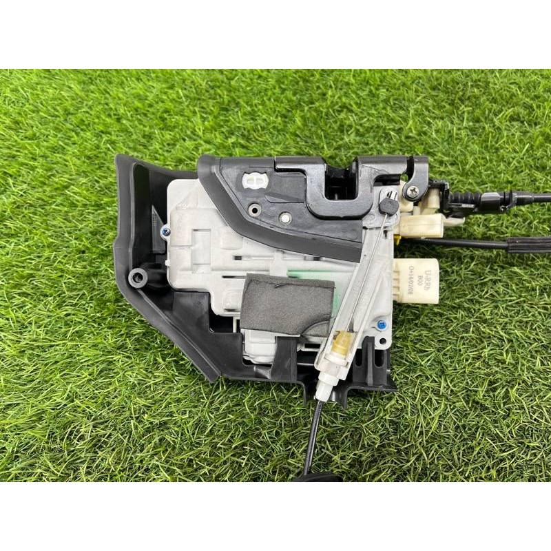 Замок двери (кузов и элементы) AUDI A8 D4 2011 4,2 4H1837016F