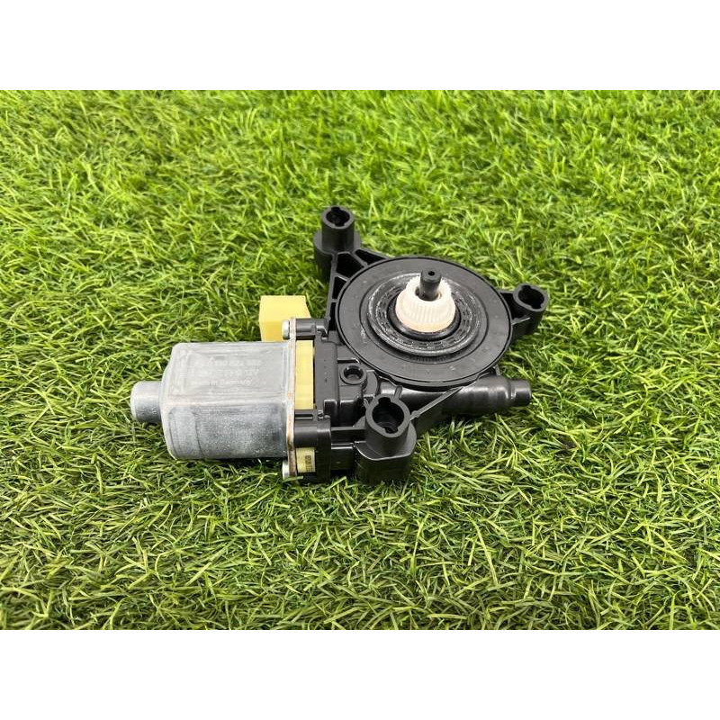 Мотор стеклоподъемника (электрика) AUDI A4 B9 2017 2.0L 8W0959811