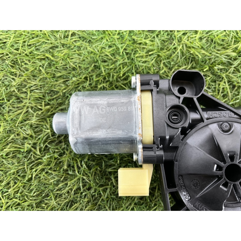 Мотор стеклоподъемника (электрика) AUDI A4 B9 2017 2.0L 8W0959811