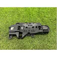 Кронштейн ручки двери