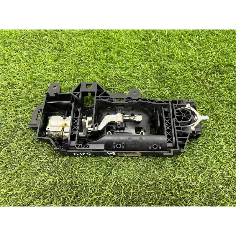 Кронштейн ручки двери (кузов и элементы) AUDI A4 B9 2017 2.0L 8W0837811A