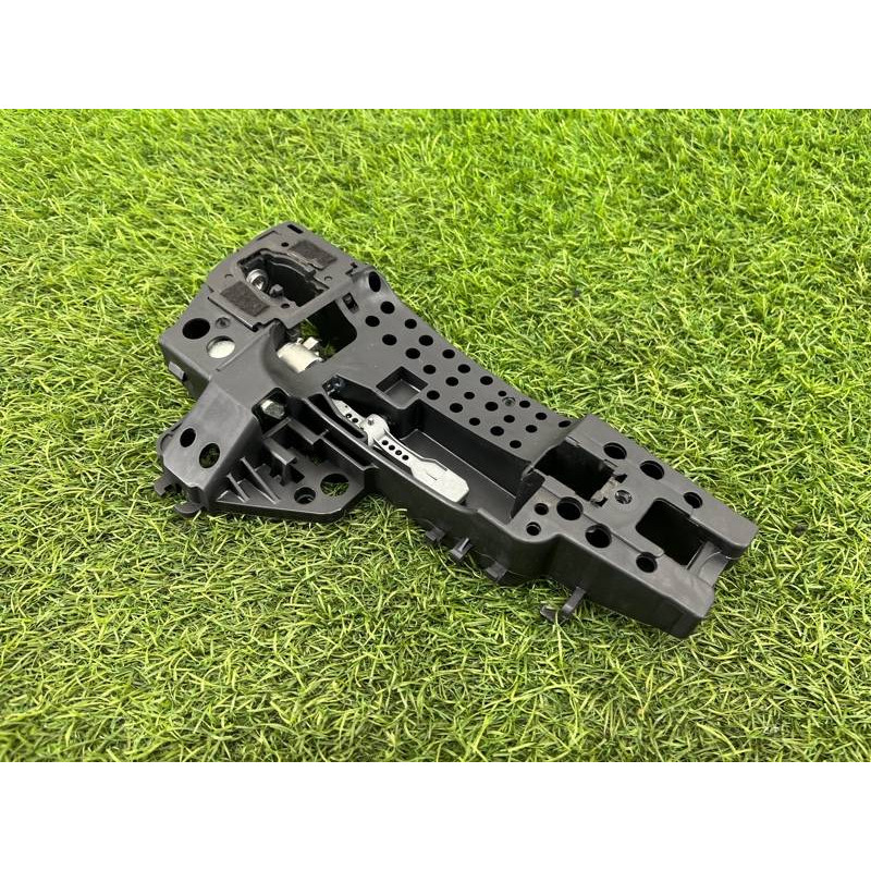 Кронштейн ручки двери (кузов и элементы) AUDI A8 D4 2011 4,2 4H0837886