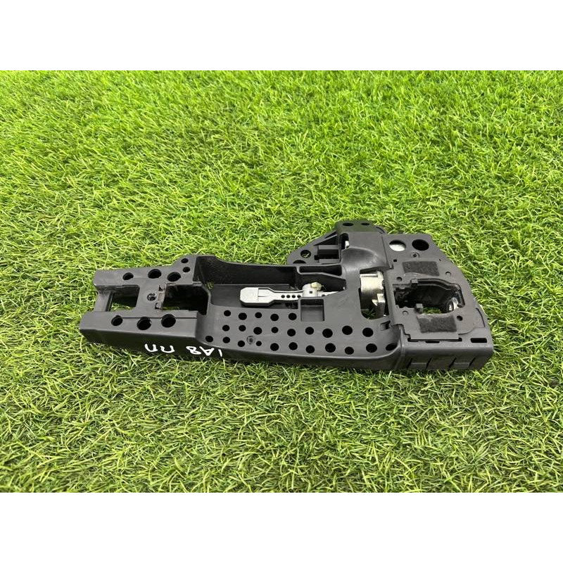 Кронштейн ручки двери (кузов и элементы) AUDI A8 D4 2011 4,2 4H0837886