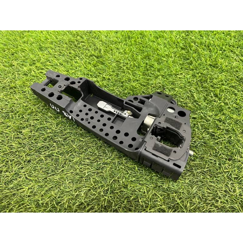 Кронштейн ручки двери (кузов и элементы) AUDI A8 D4 2011 4,2 4H0837886