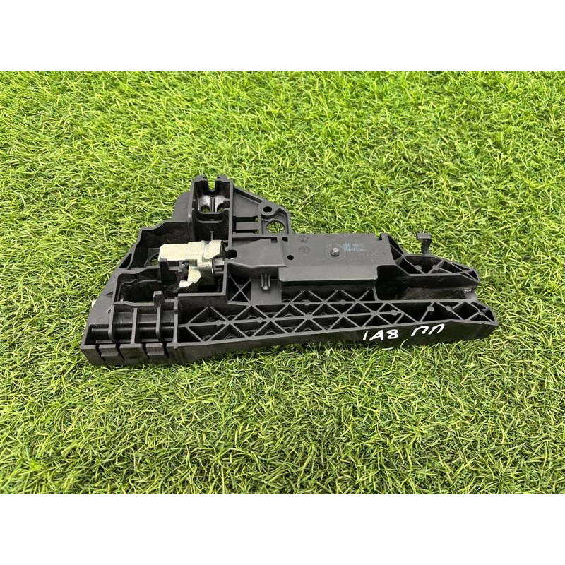 Кронштейн ручки двери (кузов и элементы) AUDI A8 D4 2011 4,2 4H0837886