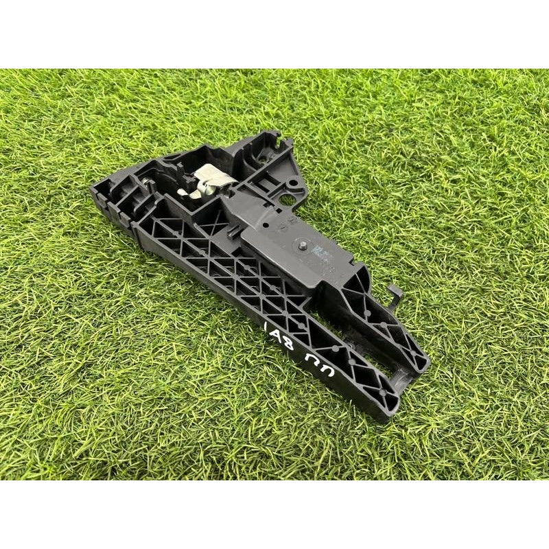 Кронштейн ручки двери (кузов и элементы) AUDI A8 D4 2011 4,2 4H0837886