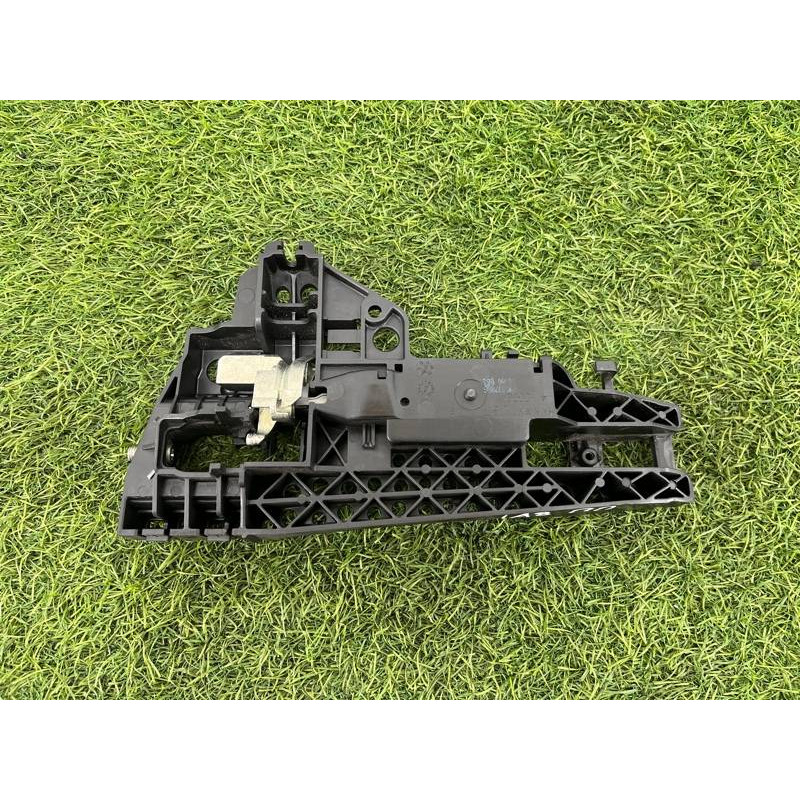 Кронштейн ручки двери (кузов и элементы) AUDI A8 D4 2011 4,2 4H0837886