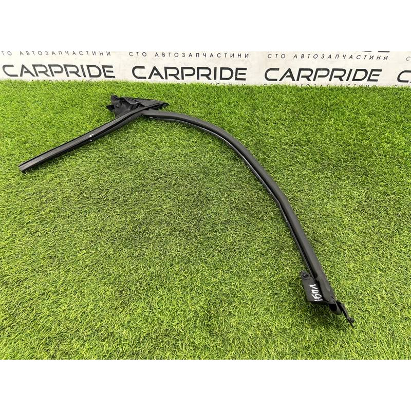 Уплотнитель стекла двери (кузов и элементы) Audi A5 F5 2019 2.0 TFSI 8W8837479A