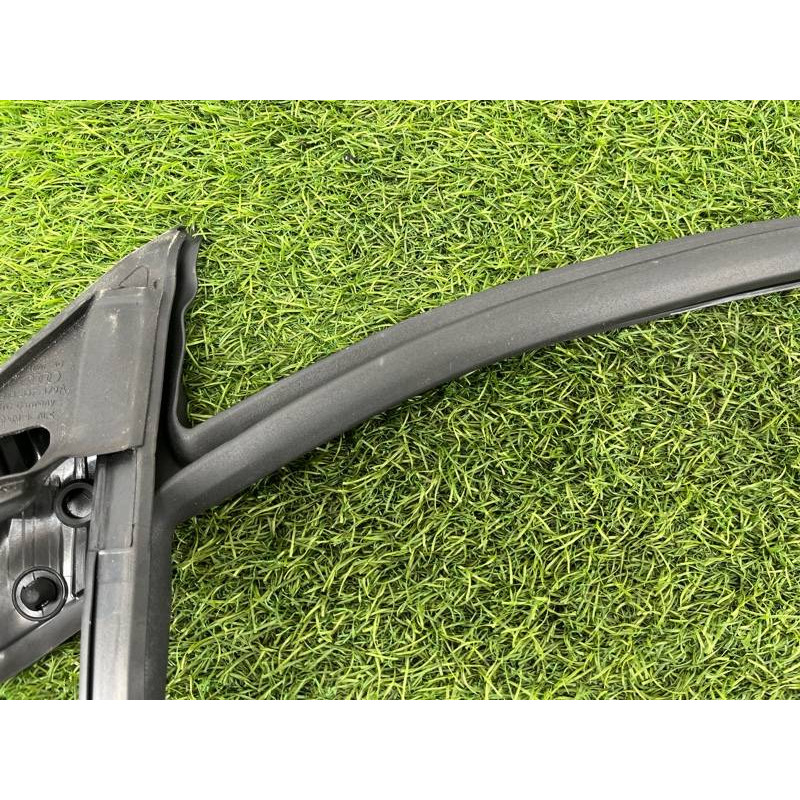 Уплотнитель стекла двери (кузов и элементы) Audi A5 F5 2019 2.0 TFSI 8W8837479A