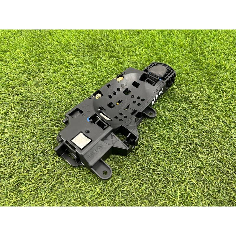 Кронштейн ручки дверей (кузов і елементи) Audi A5 F5 2019 2.0 TFSI 8W0837811A