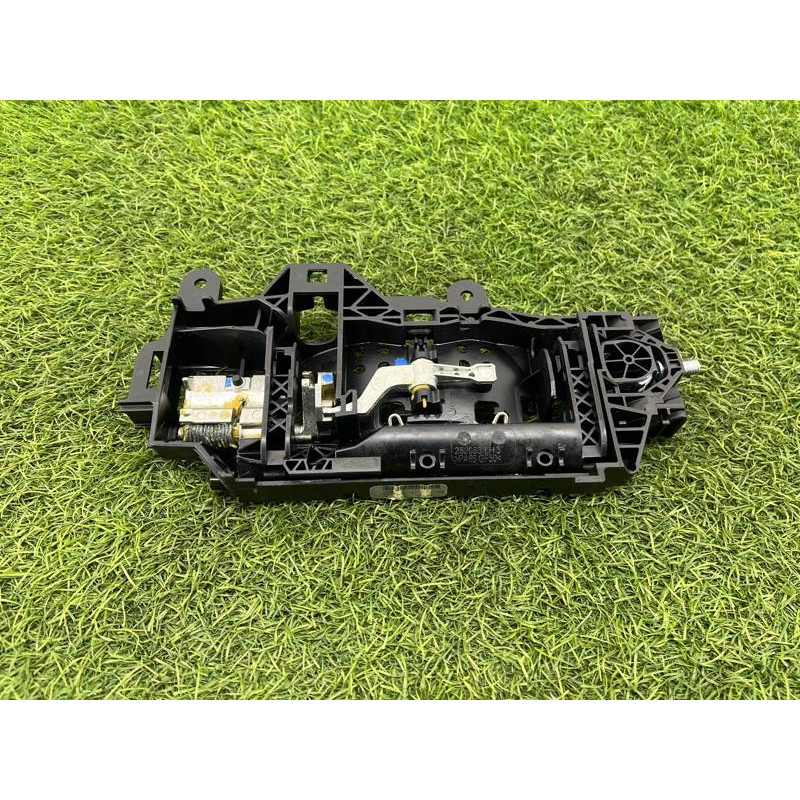 Кронштейн ручки дверей (кузов і елементи) Audi A5 F5 2019 2.0 TFSI 8W0837811A