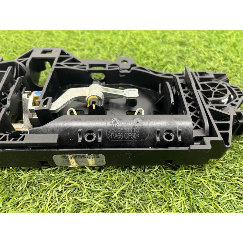 Кронштейн ручки дверей (кузов і елементи) Audi A5 F5 2019 2.0 TFSI 8W0837811A