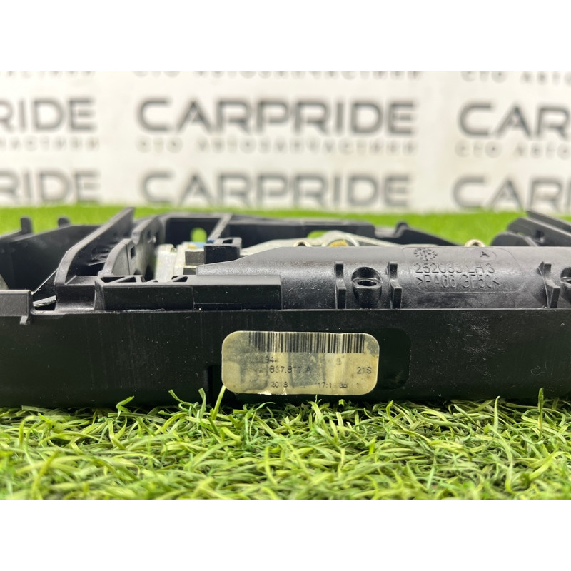 Кронштейн ручки дверей (кузов і елементи) Audi A5 F5 2019 2.0 TFSI 8W0837811A