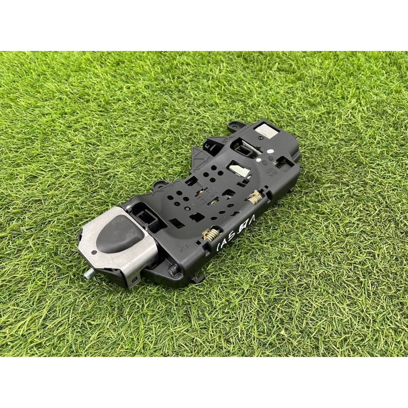 Кронштейн ручки двери (кузов и элементы) Audi A5 F5 2019 2.0 TFSI 8W1837811A