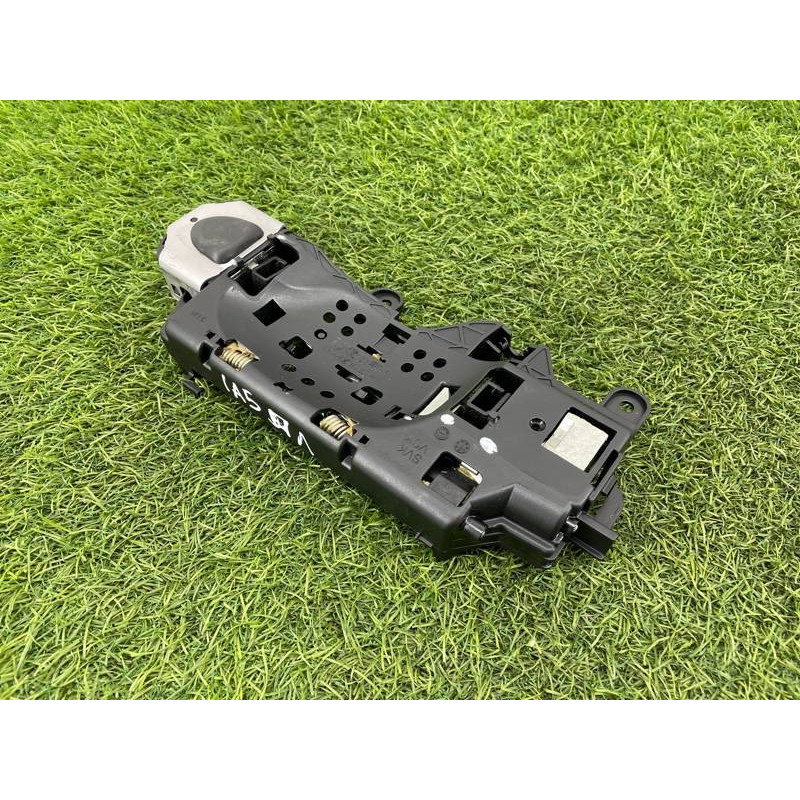 Кронштейн ручки двери (кузов и элементы) Audi A5 F5 2019 2.0 TFSI 8W1837811A