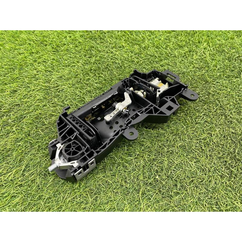 Кронштейн ручки двери (кузов и элементы) Audi A5 F5 2019 2.0 TFSI 8W1837811A