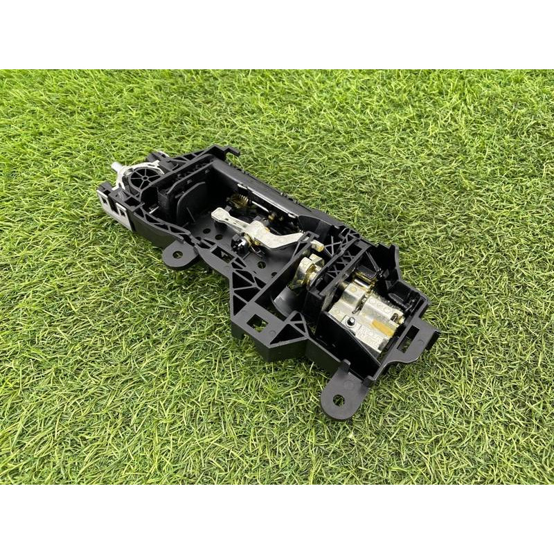 Кронштейн ручки двери (кузов и элементы) Audi A5 F5 2019 2.0 TFSI 8W1837811A