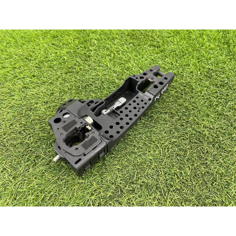 Кронштейн ручки двери (кузов и элементы) AUDI A8 D4 2011 4,2 4H0839885