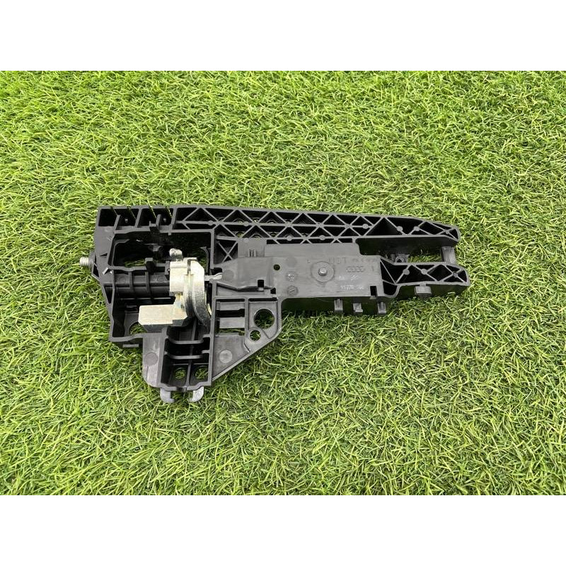 Кронштейн ручки двери (кузов и элементы) AUDI A8 D4 2011 4,2 4H0839885