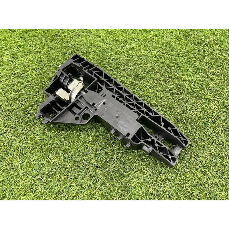 Кронштейн ручки двери (кузов и элементы) AUDI A8 D4 2011 4,2 4H0839885