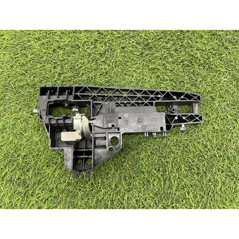 Кронштейн ручки двери (кузов и элементы) AUDI A8 D4 2011 4,2 4H0839885