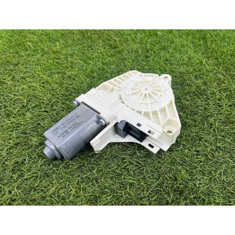 Мотор стеклоподъемника (электрика) Audi Q5 8R 2012 3.2 CALB 8K0959801B