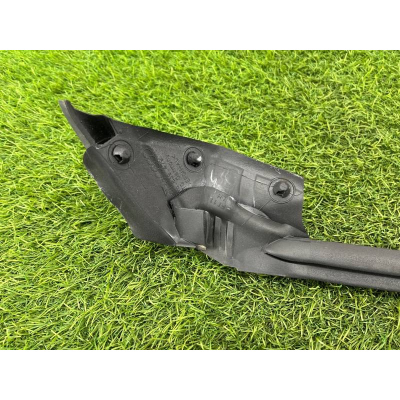 Уплотнитель стекла двери (кузов и элементы) Audi A5 F5 2019 2.0 TFSI 8W8839479