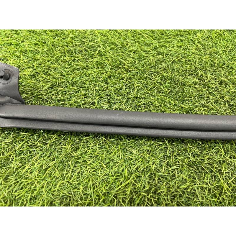 Уплотнитель стекла двери (кузов и элементы) Audi A5 F5 2019 2.0 TFSI 8W8839479