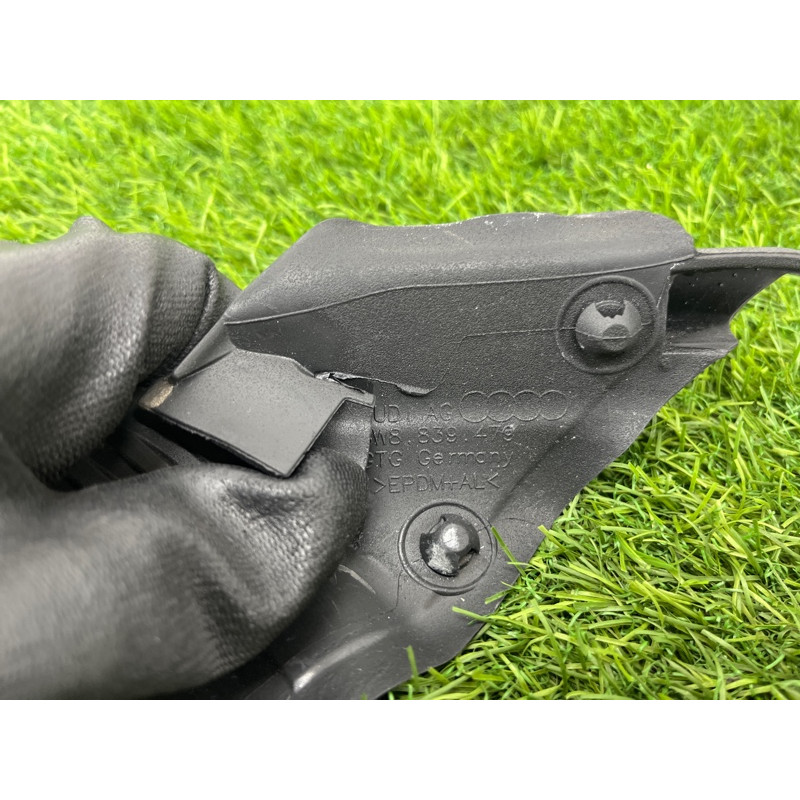 Уплотнитель стекла двери (кузов и элементы) Audi A5 F5 2019 2.0 TFSI 8W8839479