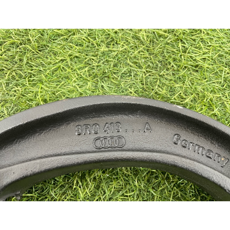 Вилка амортизатора (подвеска) AUDI A8 D4 2011 4,2 8R0413037B