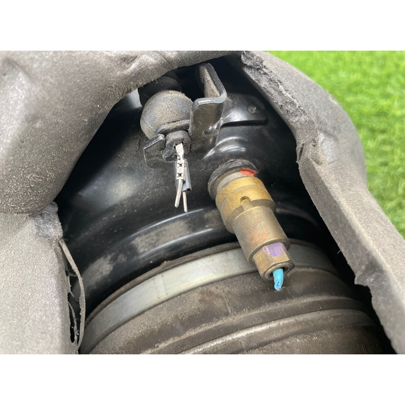 Амортизатор (подвеска) AUDI A8 D4 2011 4,2 4H0616002M