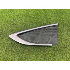 Форточка кузова