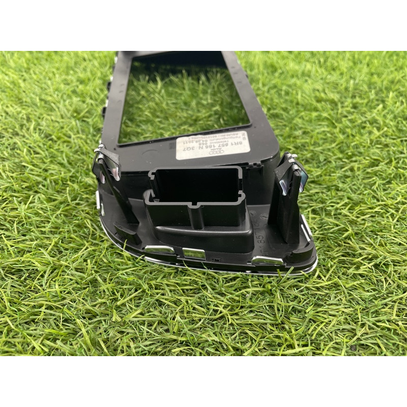 Накладка торпеды (салон) Audi Q5 8R 2012 3.2 CALB 8R1857186N3Q7