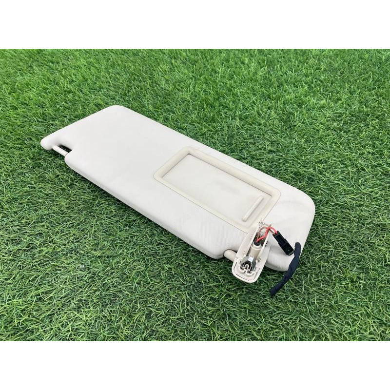 Козырек солнцезащитный (салон) AUDI A4 B9 2017 2.0L 8W0857551AARS8