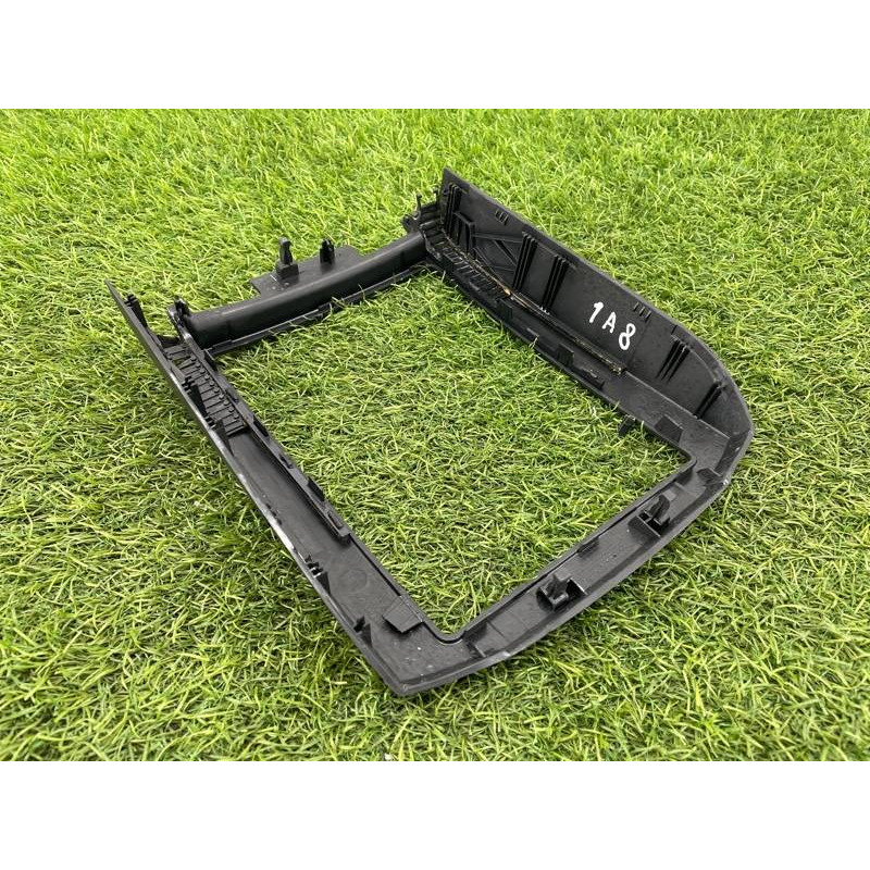Накладка центральной консоли (салон) AUDI A8 D4 2011 4,2 4H0864357C6PS