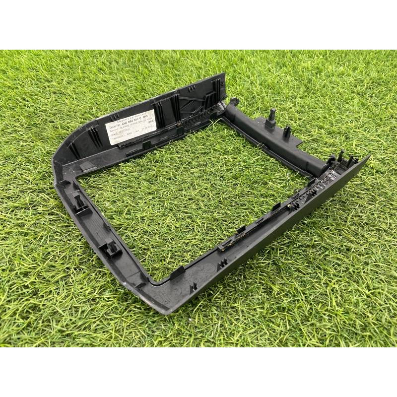 Накладка центральной консоли (салон) AUDI A8 D4 2011 4,2 4H0864357C6PS