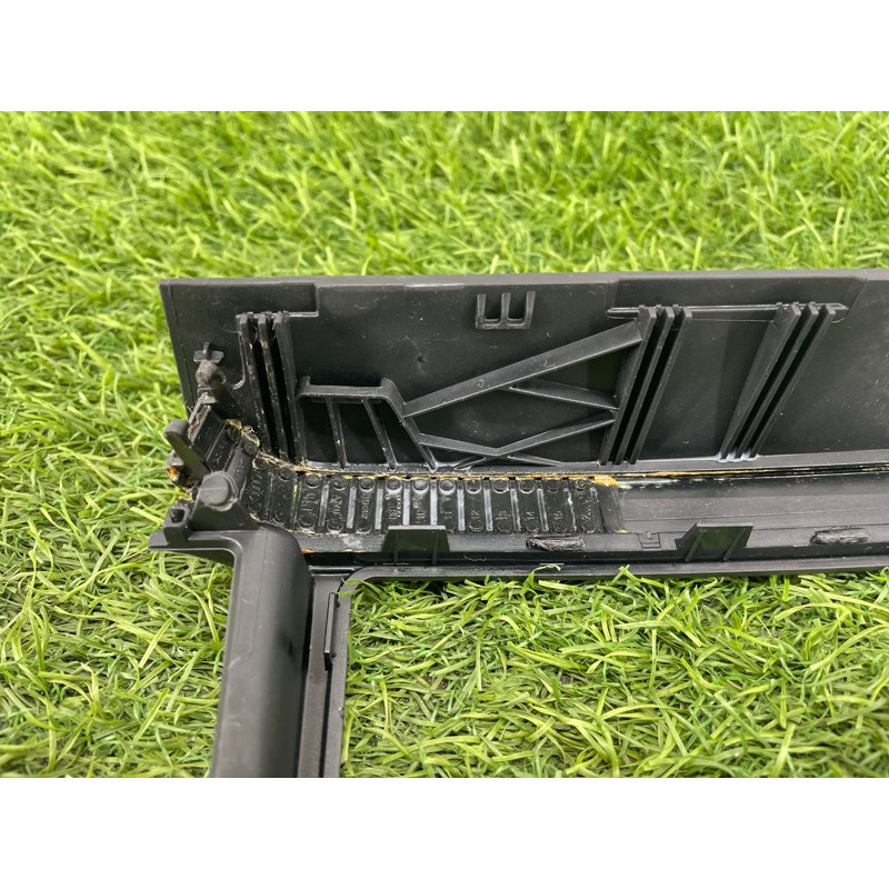 Накладка центральной консоли (салон) AUDI A8 D4 2011 4,2 4H0864357C6PS