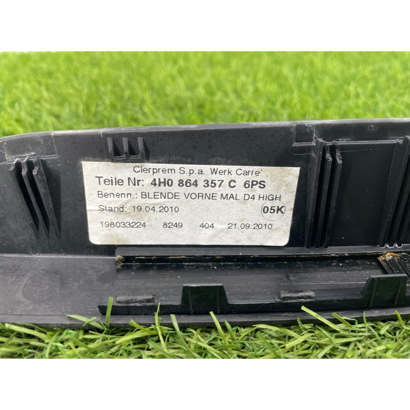 Накладка центральной консоли (салон) AUDI A8 D4 2011 4,2 4H0864357C6PS