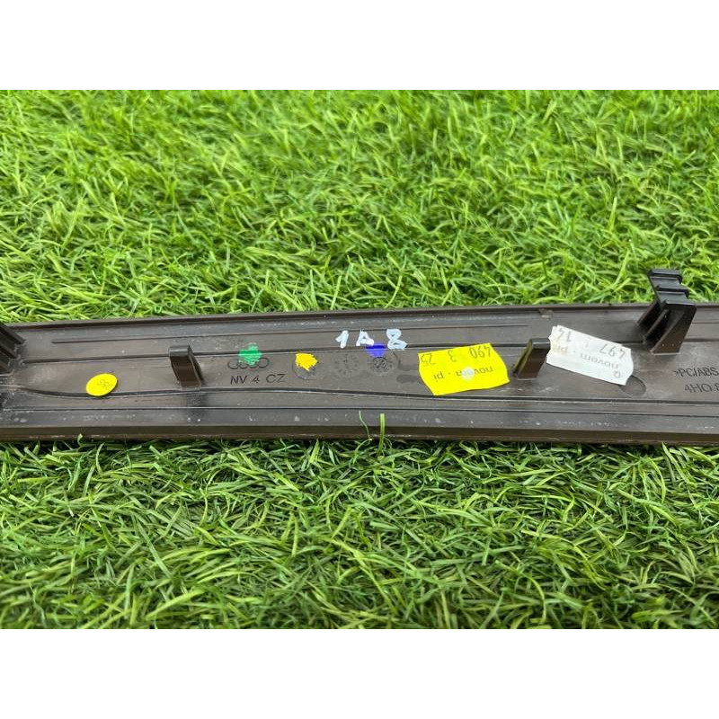 Декоративна накладка карти дверей (салон) AUDI A8 D4 2011 4,2 4H0867420A1WV
